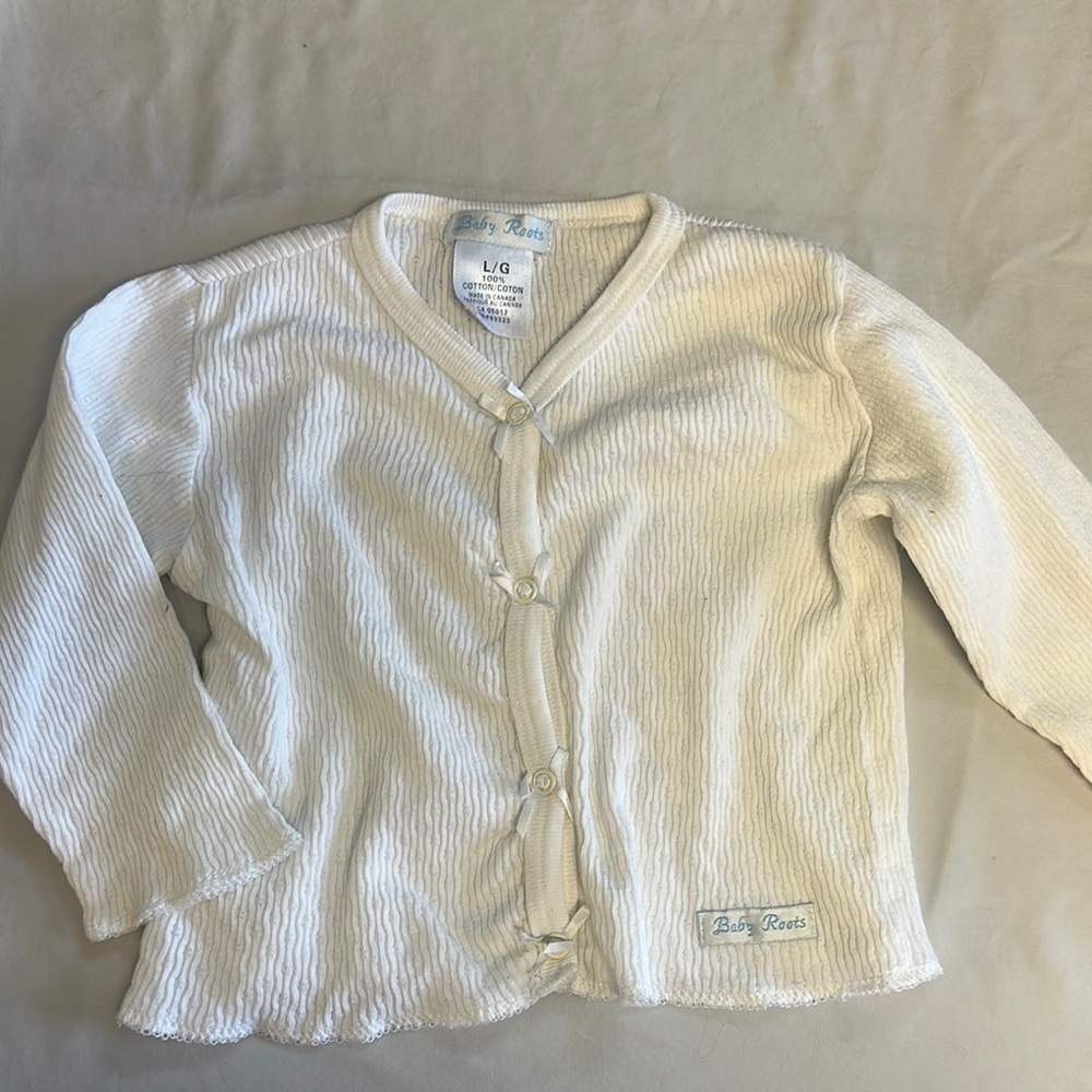 ⭐️ Roots Baby - Elegant White Cardigan with Ribbon Details